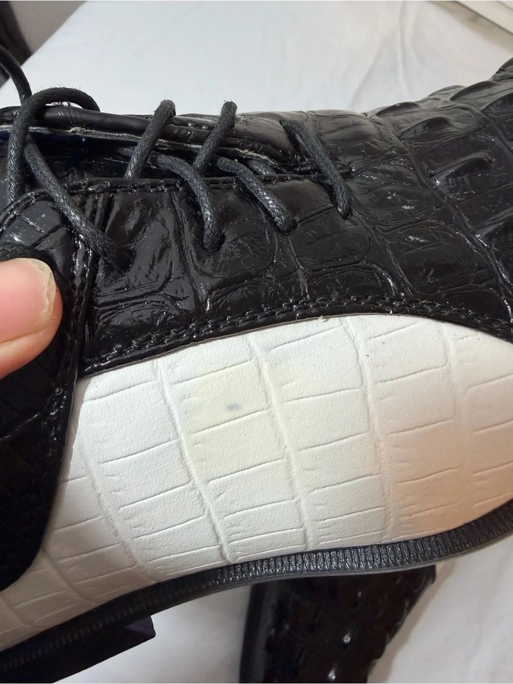 Men's Black and White Croc-Embossed Lace-Up Dress Oxfords